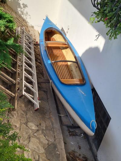 Laminátová kanoe