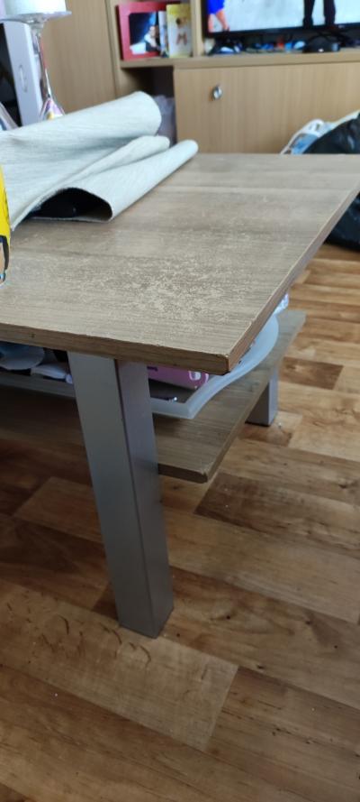 Bytelný konferenční stolek dřevo/kov