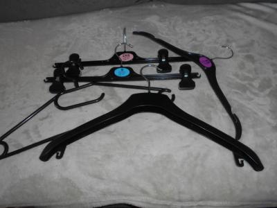 Směs plastových ramínek