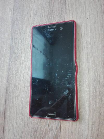 Nefunkční mobil Sony Xperia Sony Z1