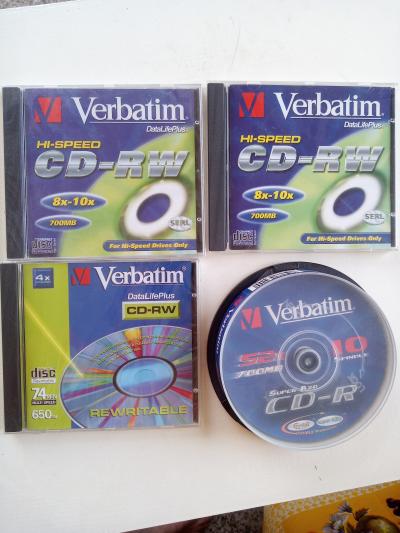 Prázdné nepoužité CD disky