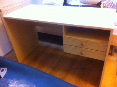 Stůl do pracovny/dětského pokoje