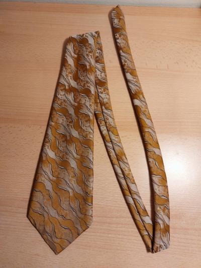 kravata Hedva, světle hnědá se vzorem
