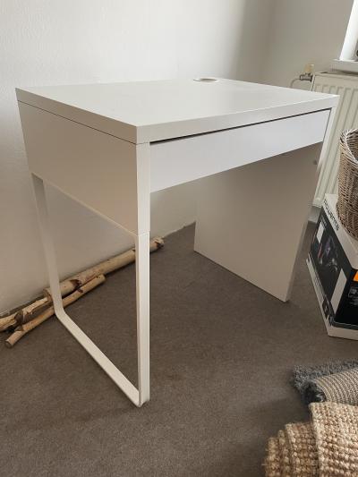 Ikea psací stůl MICKE