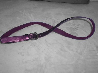 Pásek fialový lesklý