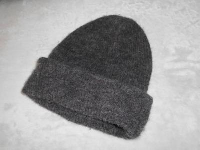 Šedá čepice pánská