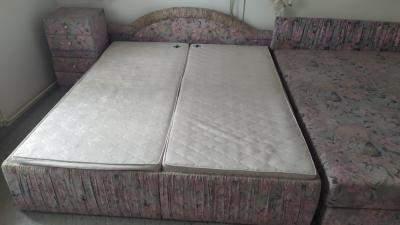 Staré postele 200x180cm a200x140cm