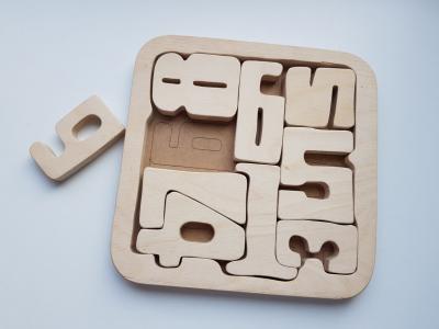 Dřevěné puzzle Ikea