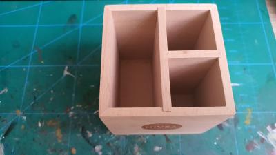 dřevěná krabička od Nivei
