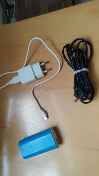 Power banka, nabíječka micro USB, prodlužovací Jack kabel