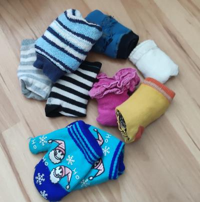 Ponožky a rukavice