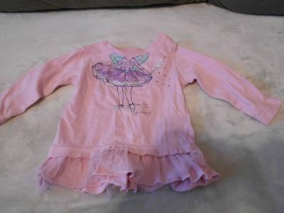 Tričko s volánkem.