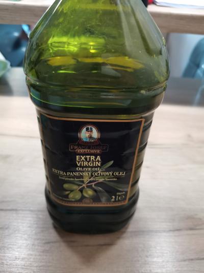 Olivový olej, cca litr, po datu spotřeby