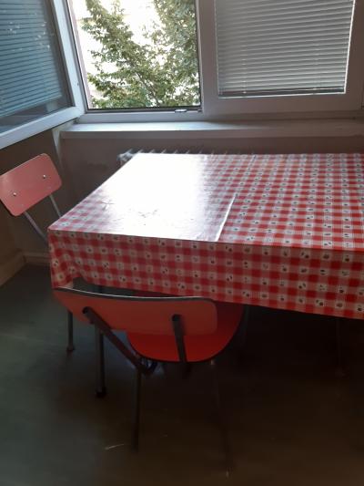 Stůl a 3 židle