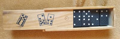 Pěkné klasické dřevěné domino