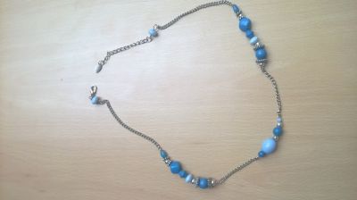 Bižuterie - náhrdelník s modrými korálky