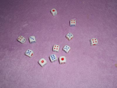 Malé hrací kostky 12 kousků