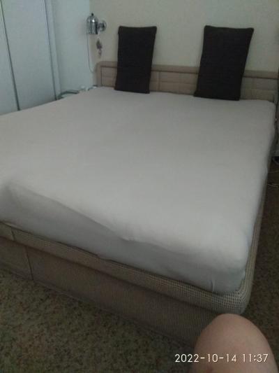 Daruji za odvoz postel / dvojlůžko - bez matrací