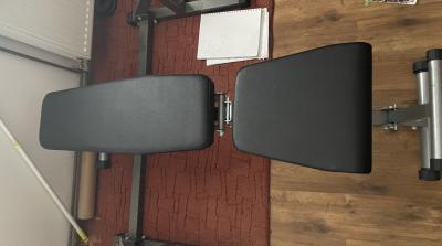 Polohovatelná lavice - Bench press