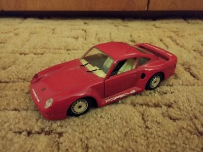 Model Bburago 1:24 Porsche 959 červené