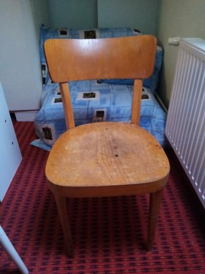 klasická dřev. židle