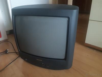 Malá starší televize.