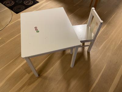 Dětský dřevěný stolek s židličkou Ikea
