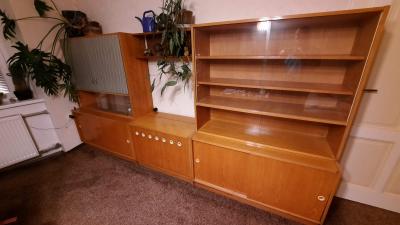 Skříň, knihovna, peřiňák