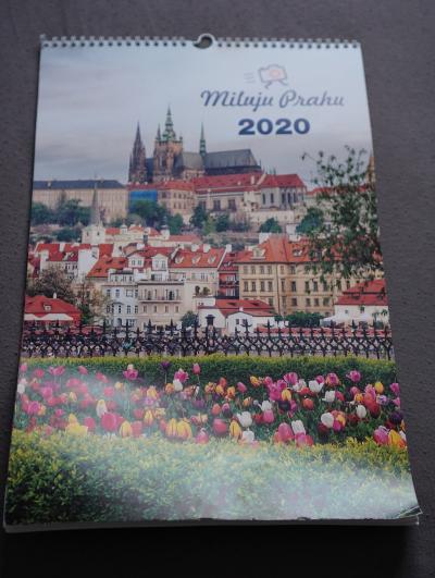 Velký fotokalendář s obrázky Prahy