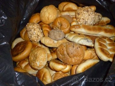 SUCHÉ PEČIVO CHLEBA, ROHLÍKY, CELOZRNÉ A SLADKÉ PEČIVO 