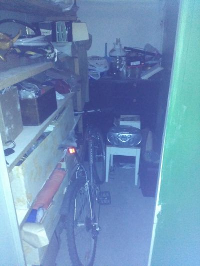 sklepní kóje k vyklizení