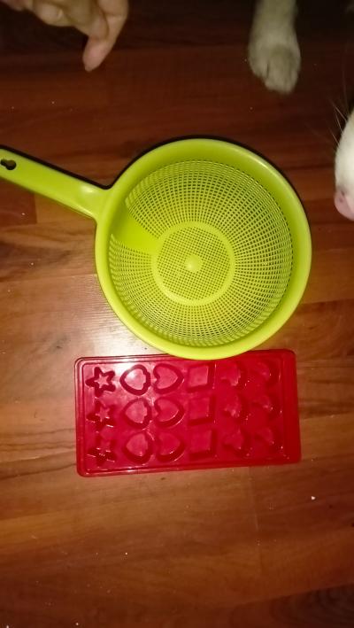 Síto a tvořítko na led