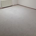 Šedobílý koberec, velikost přes 30m2