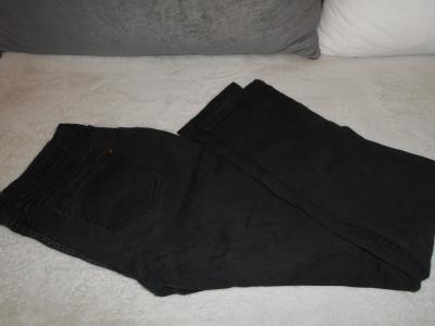 Černé džíny/kalhoty