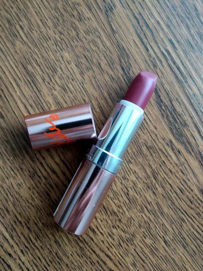 Rtěnka Rimmel London - 53 retro red