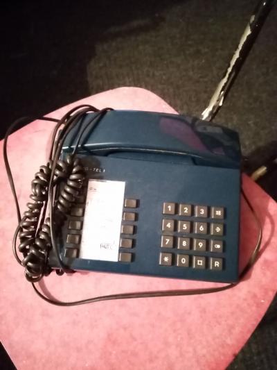 starý telefon pro sběratele