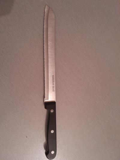 Nůž na pečivo