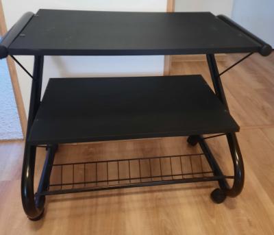 TV stolek na kolečkách černý