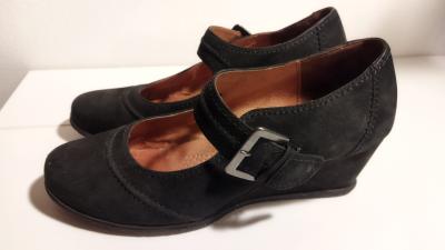 Zdravotní černé boty č. 40