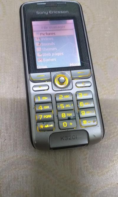 Poptávám tlačítkový telefon