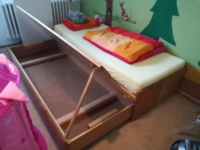 Starší postel / válenda za odvoz