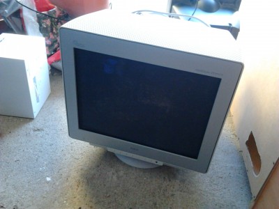 CRT monitor NEC 19"