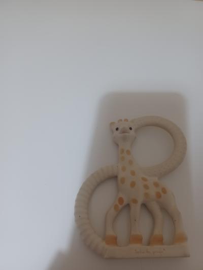 Kousátko žirafa