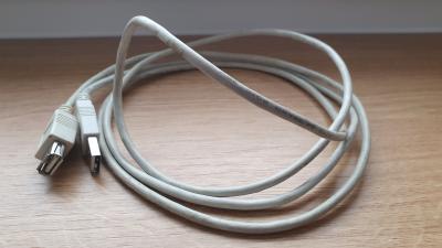 Bílý prodlužovací USB kabel 1,8 metru