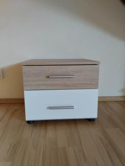 Noční stolek