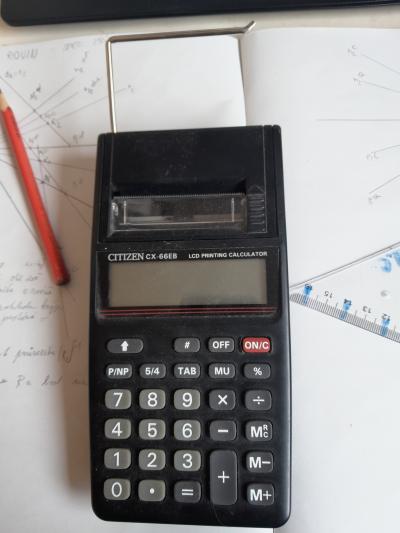 Kalkulačka s tiskarnou