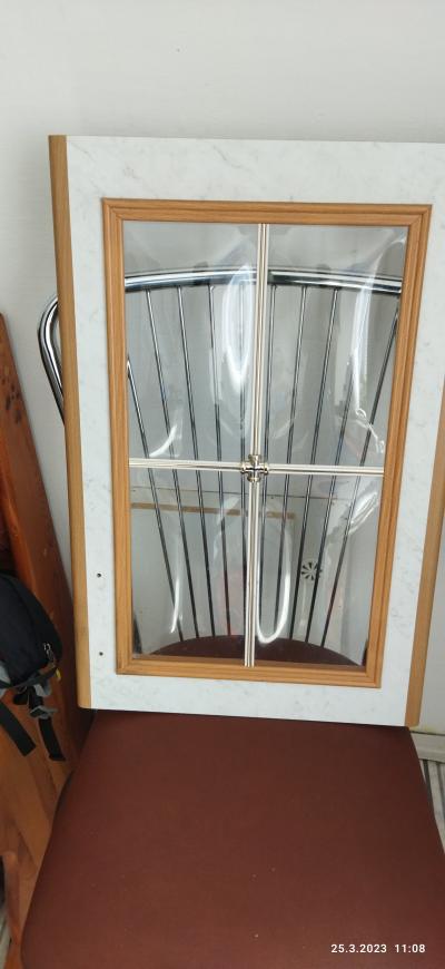 Sklo kuchyňské linky