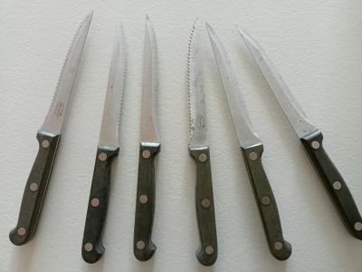 Sadu stejkových nožů