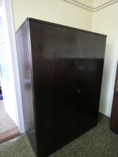 Masivní nábytek z 50. let