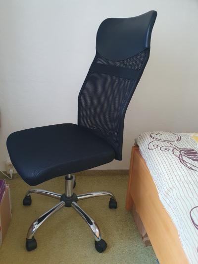 Kancelářská židle s područkami